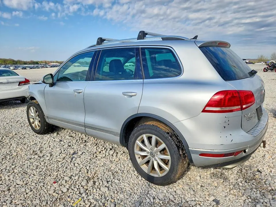 2015 VOLKSWAGEN TOUAREG V6  