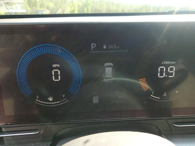 2024 HYUNDAI KONA SE  