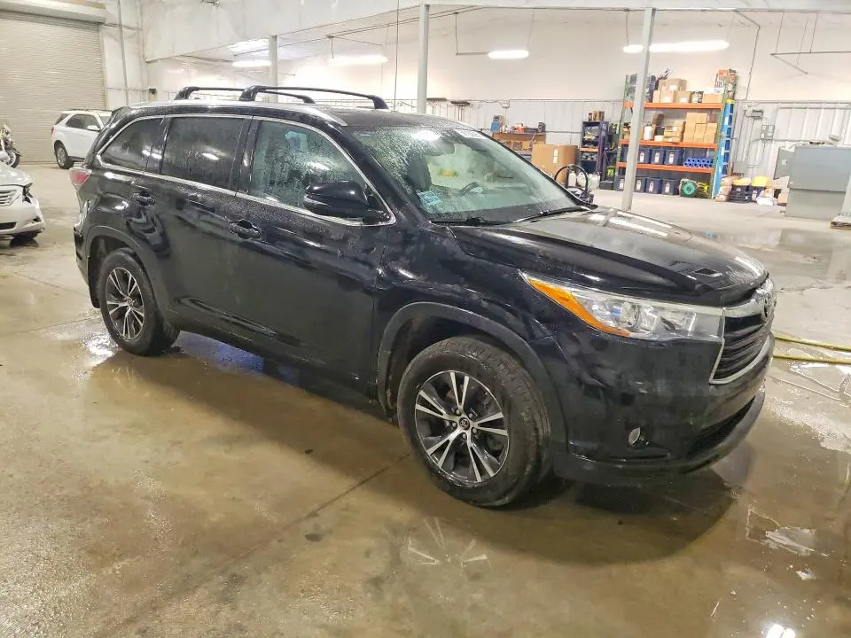2016 TOYOTA HIGHLANDER XLE  