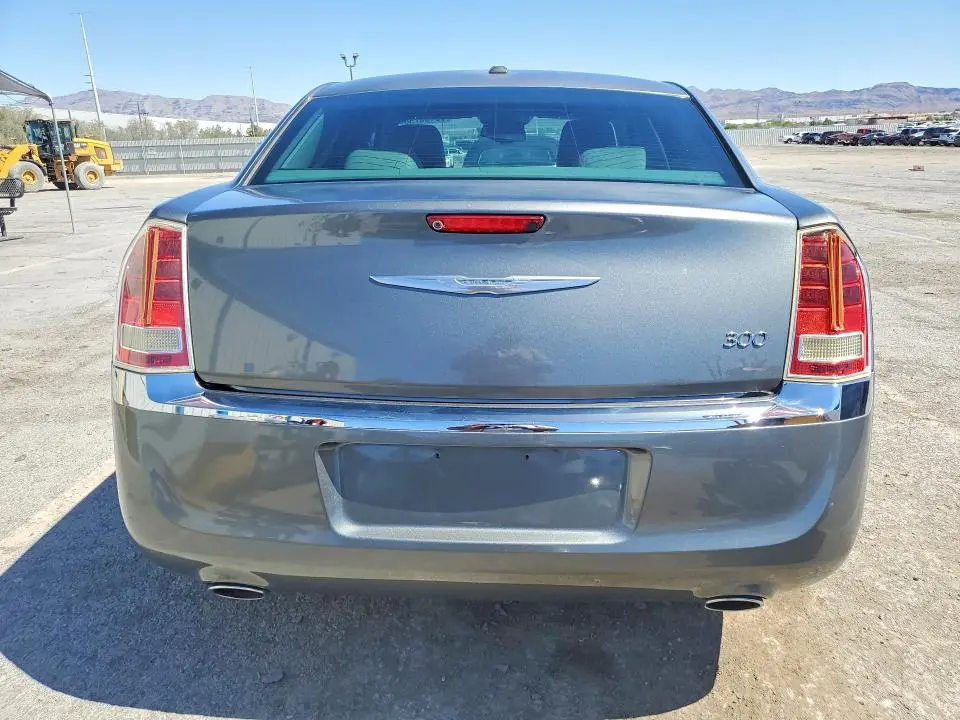 2011 CHRYSLER 300 LIMITED  