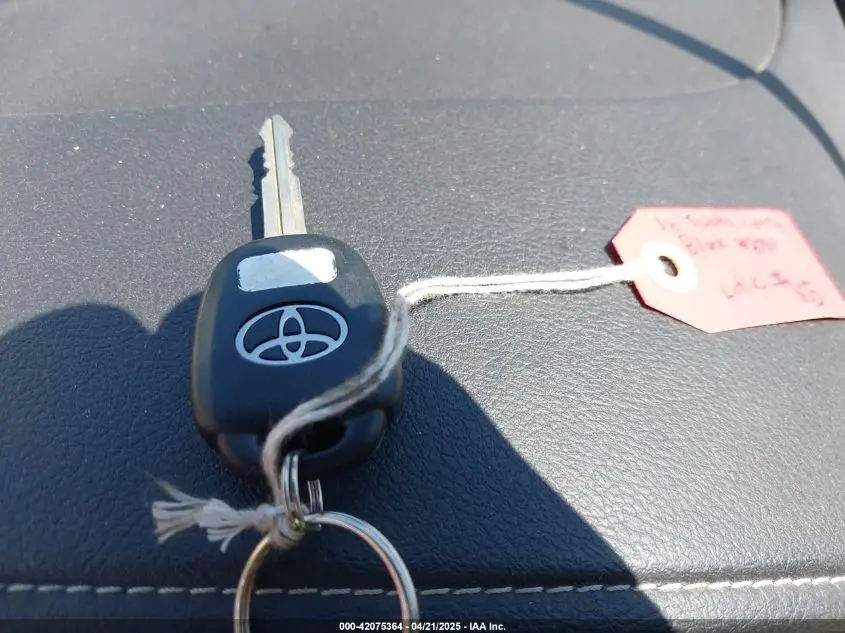 2016 TOYOTA CAMRY LE