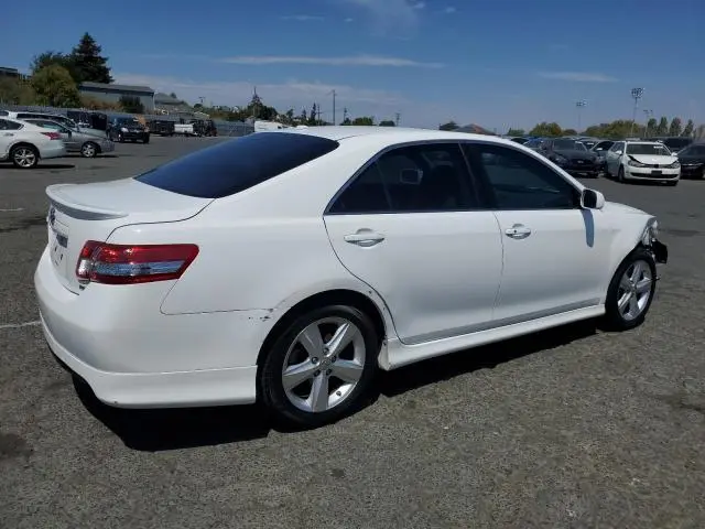 2011 TOYOTA CAMRY SE  
