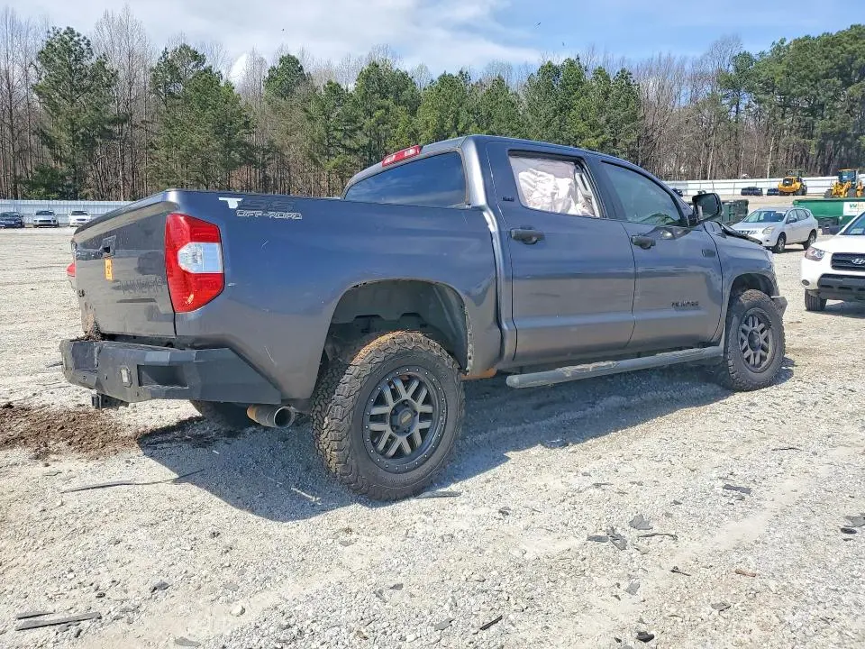 2018 TOYOTA TUNDRA SR5  