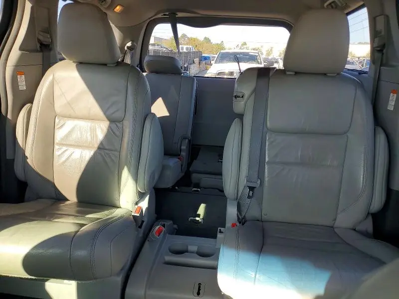 2017 TOYOTA SIENNA XLE 8-PASSENGER  