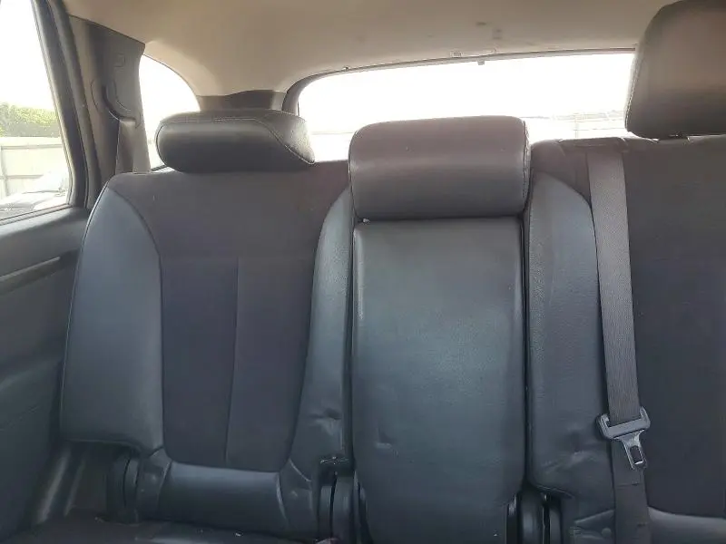 2011 HYUNDAI SANTA FE SE  