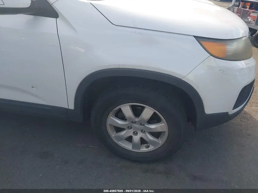 2011 KIA SORENTO LX
