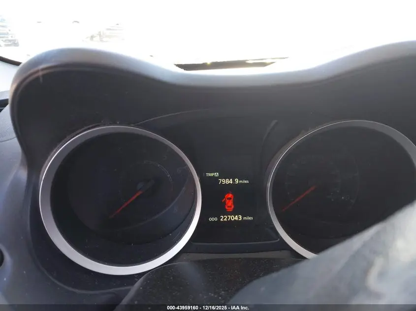 2016 MITSUBISHI LANCER ES