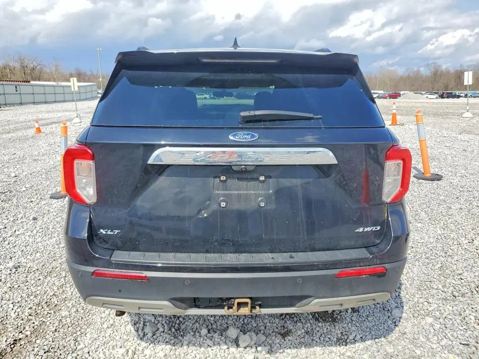 2021 FORD EXPLORER XLT  