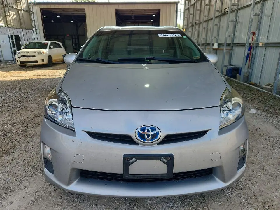 2011 TOYOTA PRIUS THREE  
