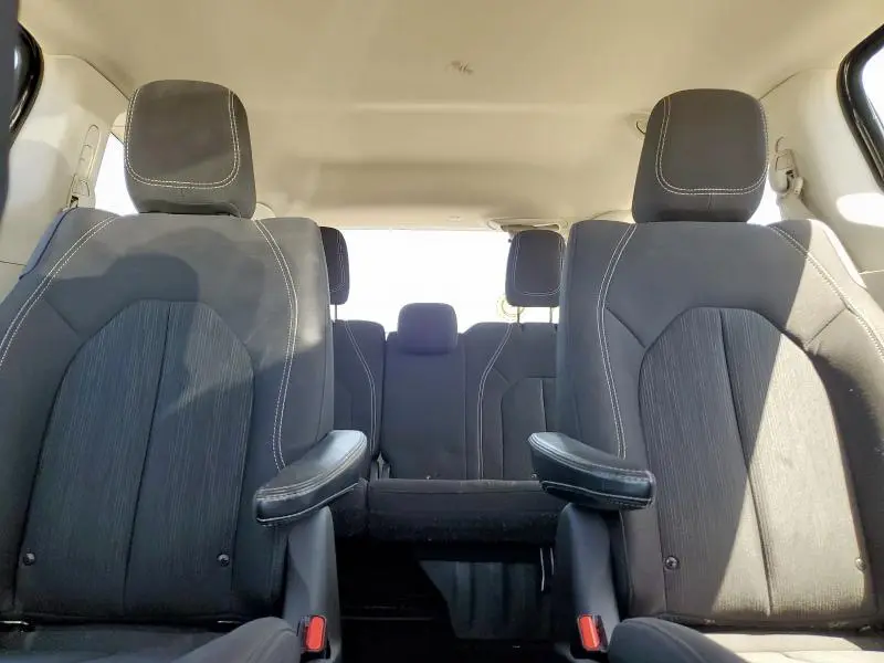 2020 CHRYSLER VOYAGER LX  