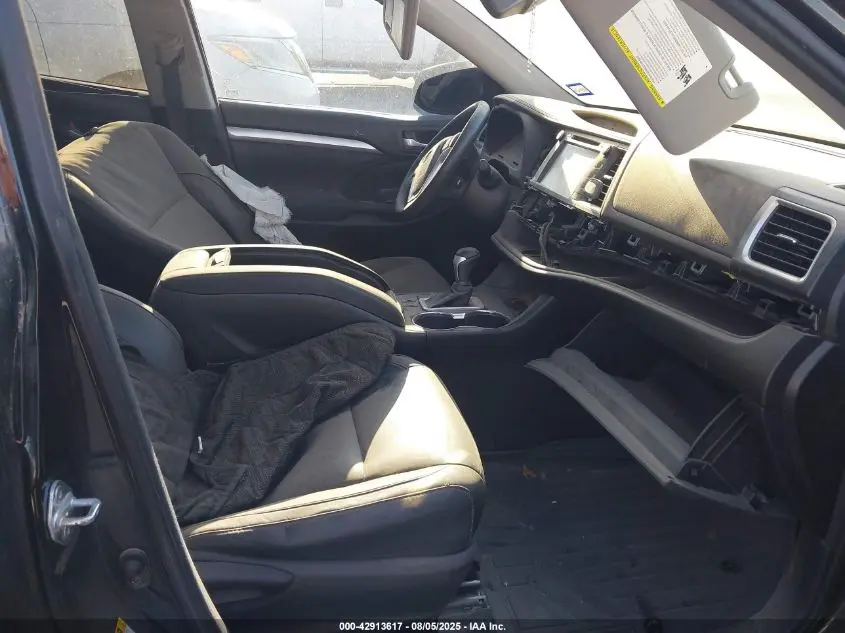 2016 TOYOTA HIGHLANDER XLE V6