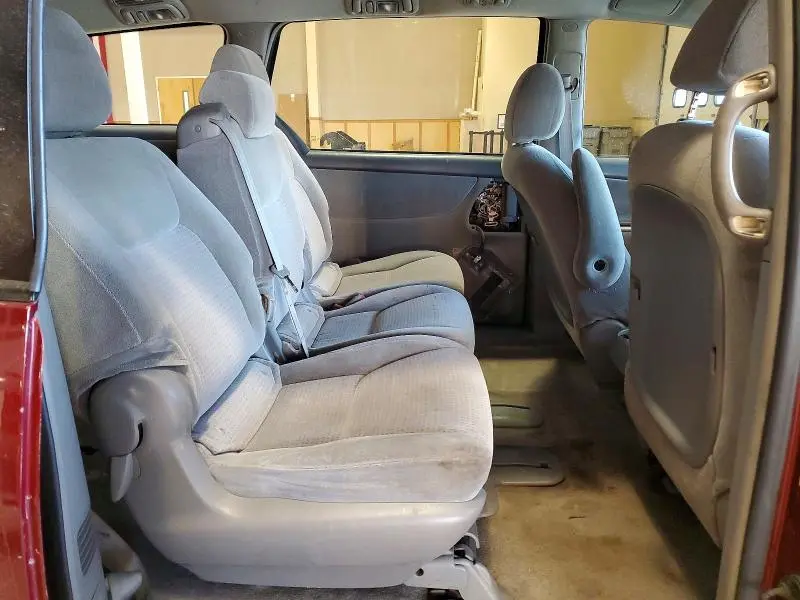 2010 TOYOTA SIENNA CE  