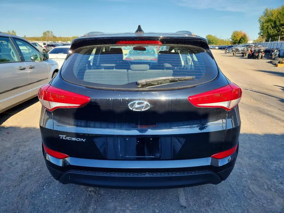 2018 HYUNDAI TUCSON SE  