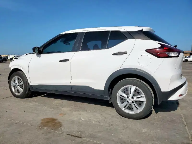 2022 NISSAN KICKS S  