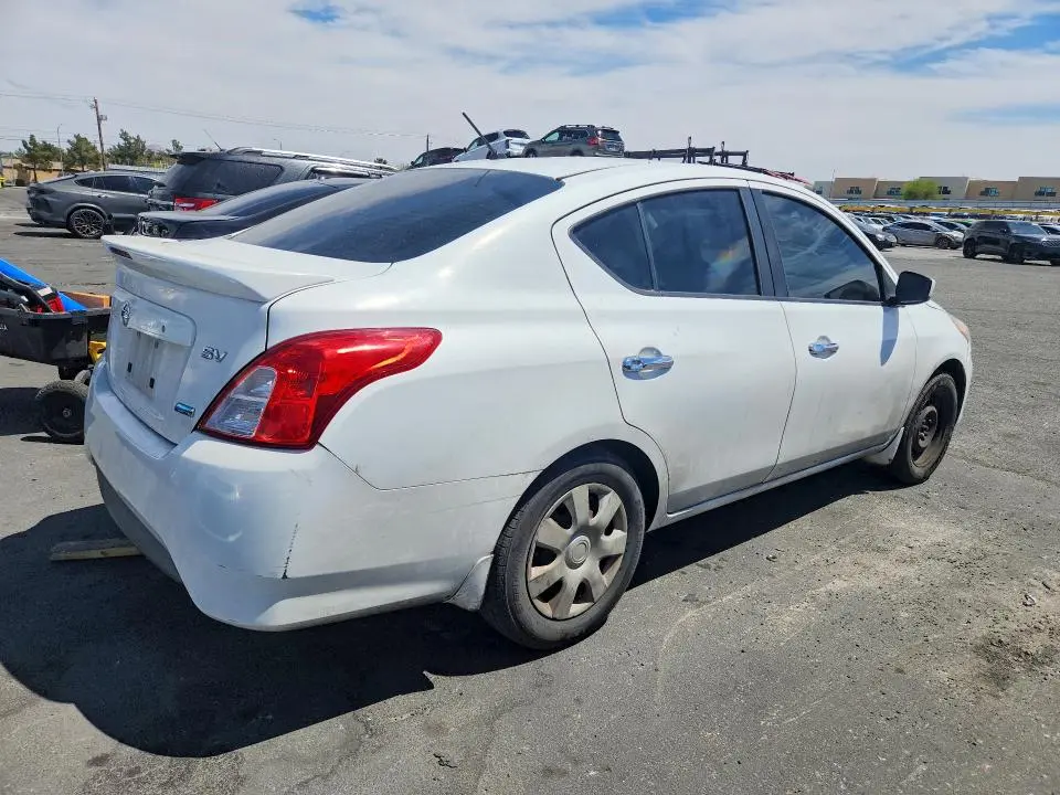 2015 NISSAN VERSA 1.6 SV  