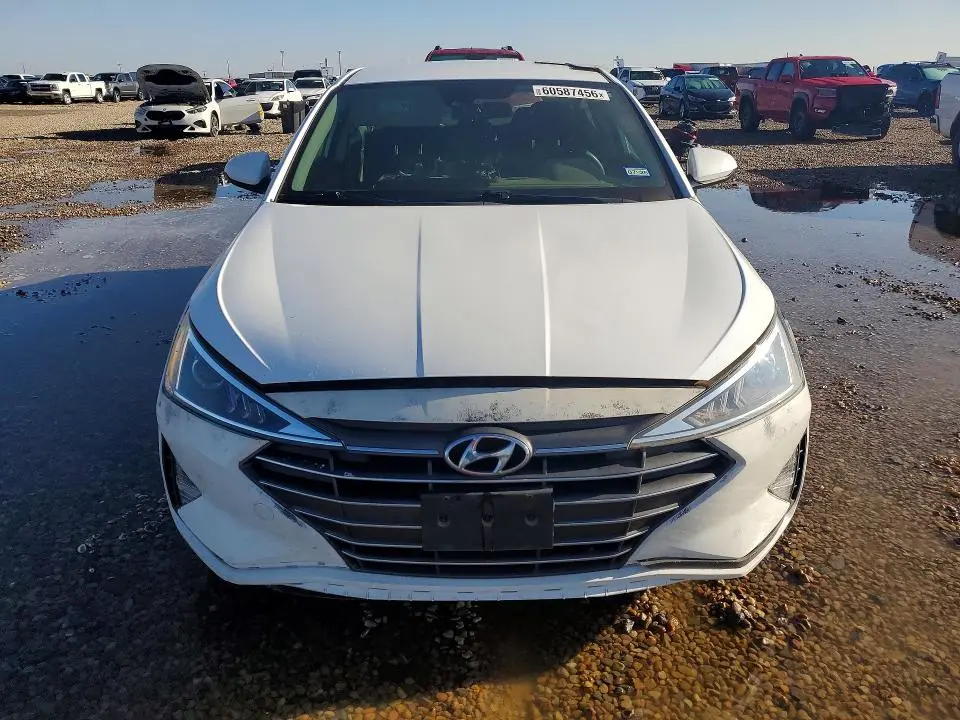 2020 HYUNDAI ELANTRA SEL  