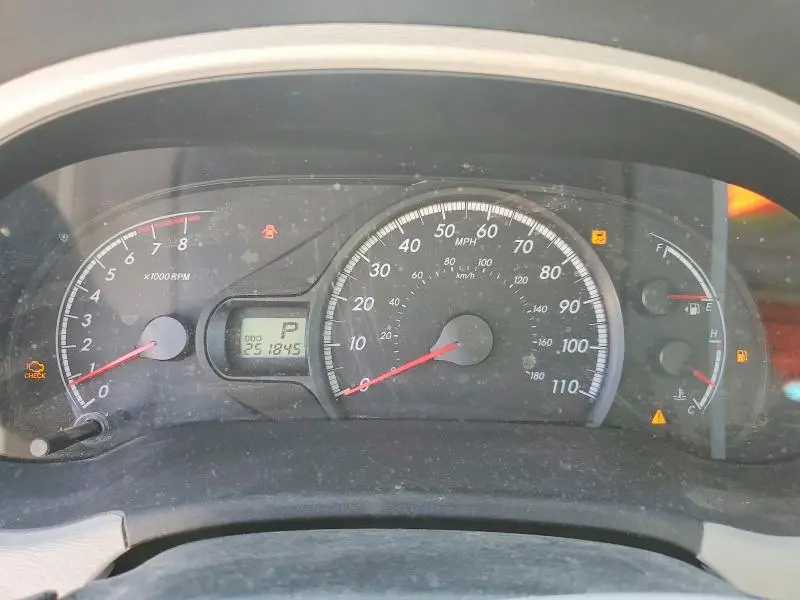 2011 TOYOTA SIENNA LE  