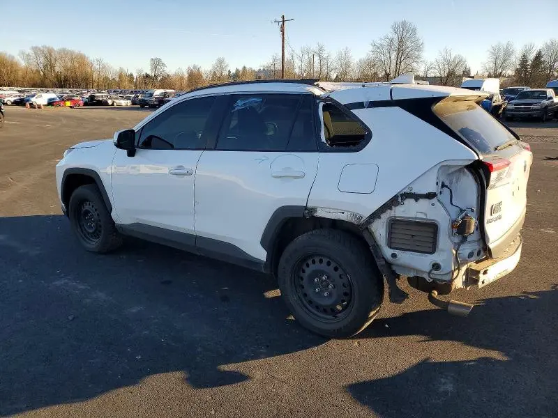 2022 TOYOTA RAV4 XLE  