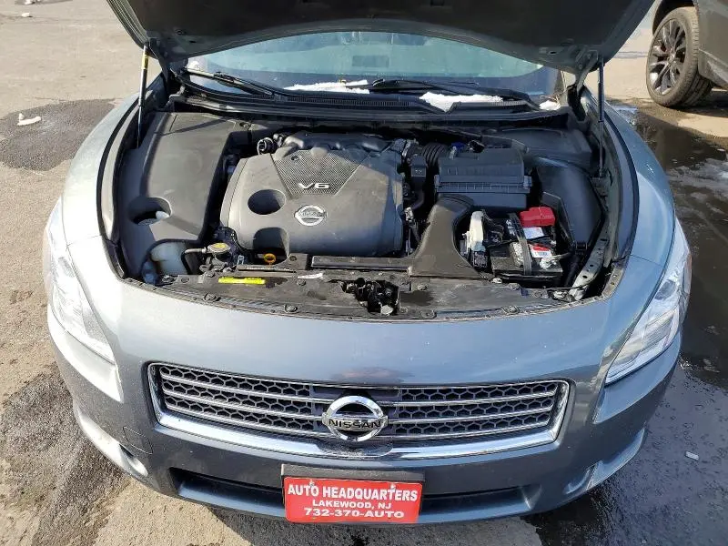 2010 NISSAN MAXIMA S  