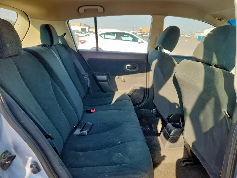 2011 NISSAN VERSA S  