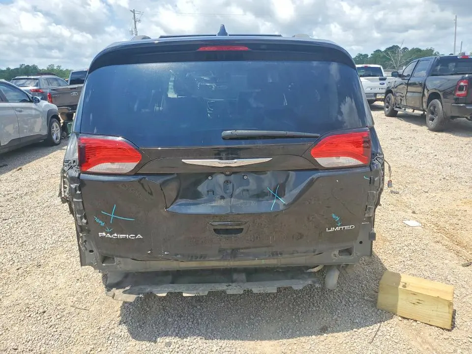 2017 CHRYSLER PACIFICA LIMITED  