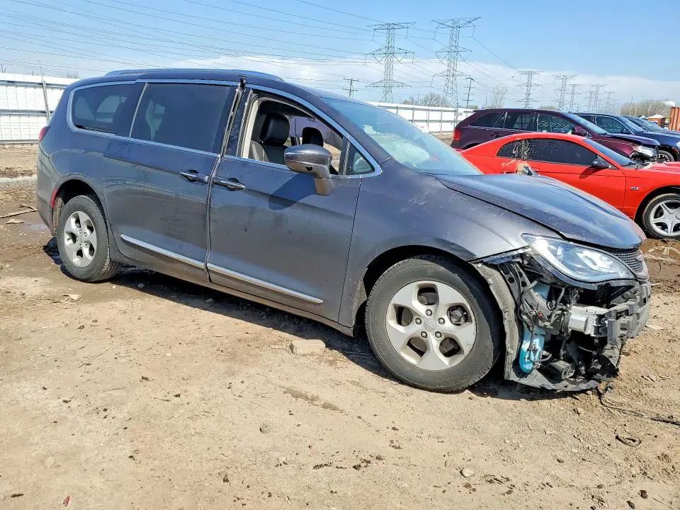 2017 CHRYSLER PACIFICA TOURING L PLUS  