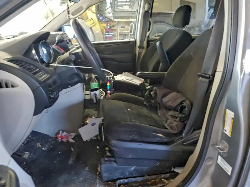 2013 DODGE GRAND CARAVAN SE  