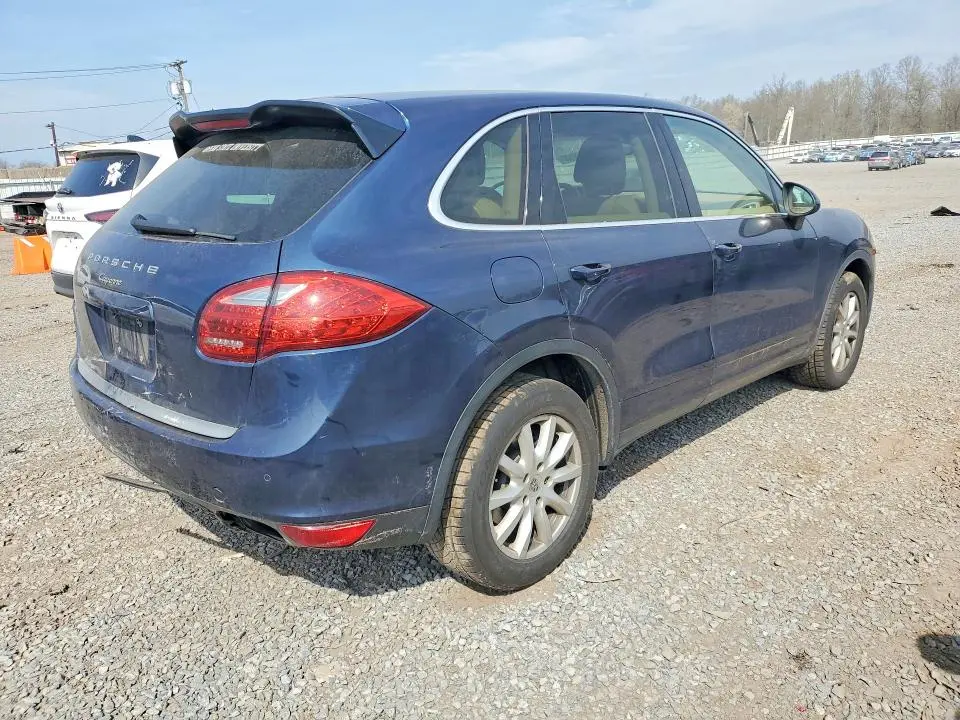 2014 PORSCHE CAYENNE   