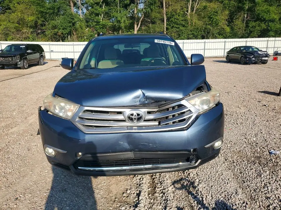 2013 TOYOTA HIGHLANDER PLUS  