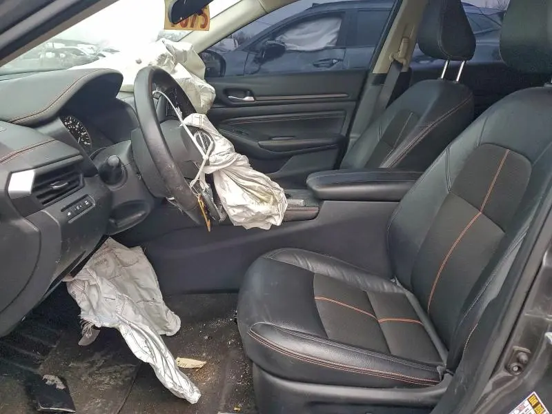 2022 NISSAN ALTIMA SR  