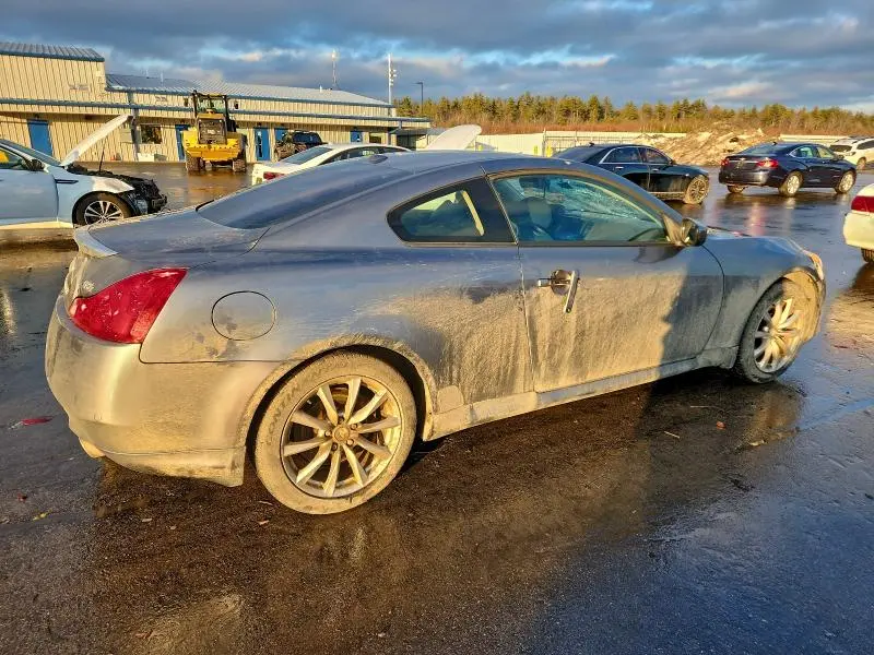 2011 INFINITI G37   