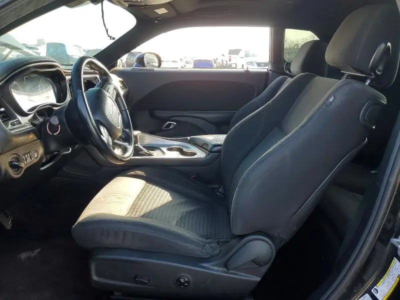 2016 DODGE CHALLENGER SXT  