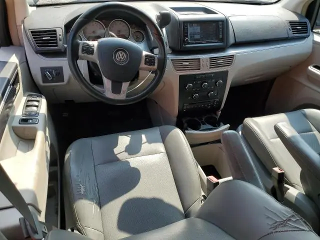 2011 VOLKSWAGEN ROUTAN SE  
