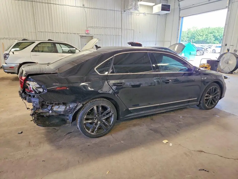 2017 VOLKSWAGEN PASSAT R-LINE  