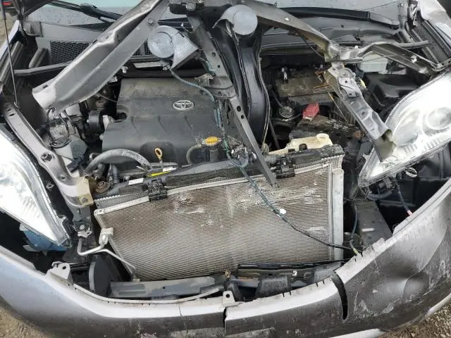 2016 TOYOTA SIENNA LE  