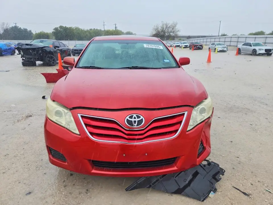 2011 TOYOTA CAMRY LE  