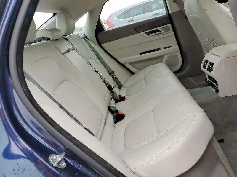 2016 JAGUAR XF PRESTIGE  