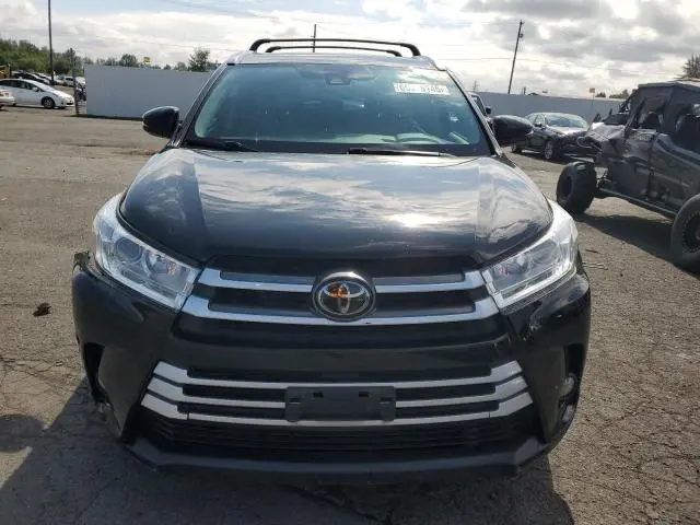 2019 TOYOTA HIGHLANDER SE  
