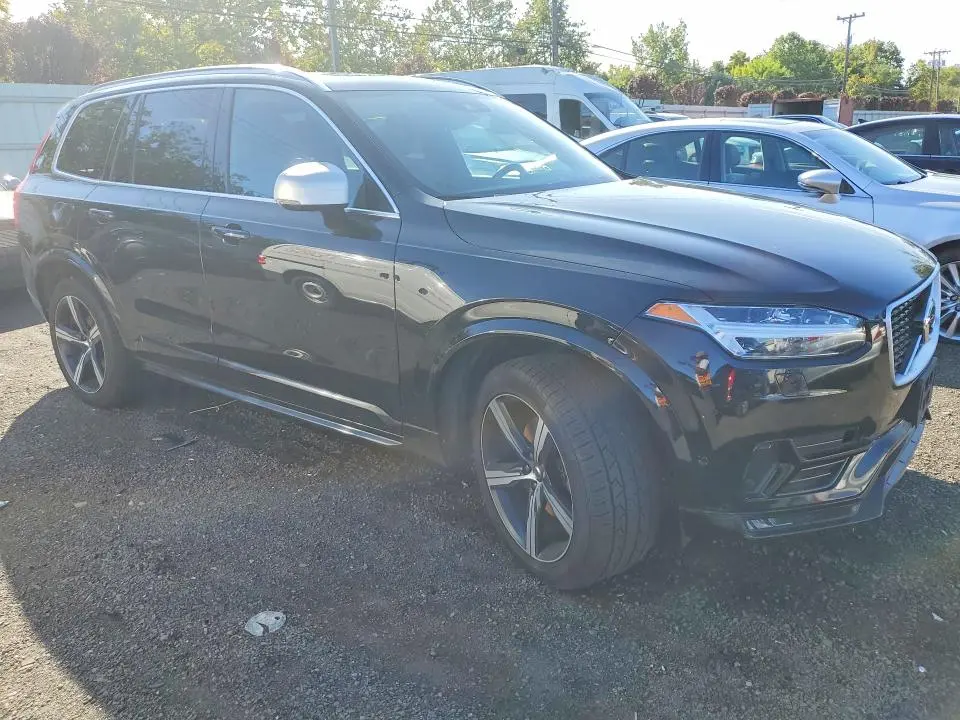 2017 VOLVO XC90 T6  