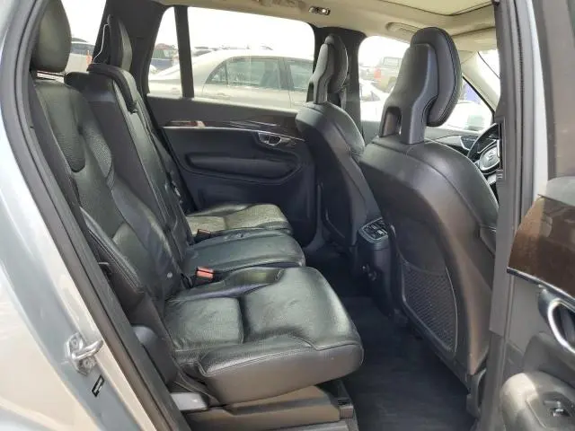 2017 VOLVO XC90 T6  