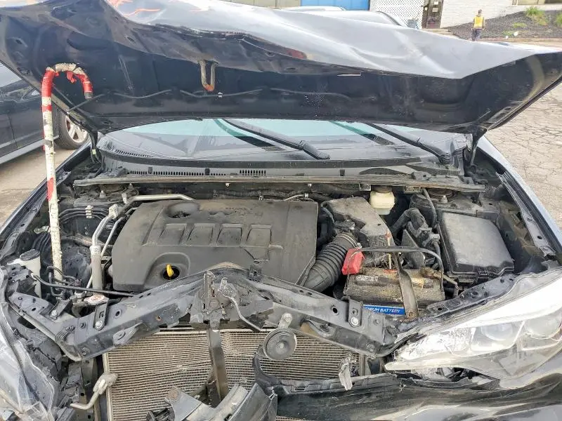 2017 TOYOTA COROLLA SE  