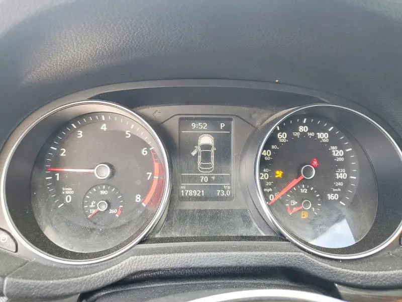 2017 VOLKSWAGEN PASSAT SE  