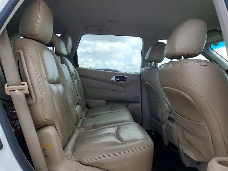 2016 NISSAN PATHFINDER SV  