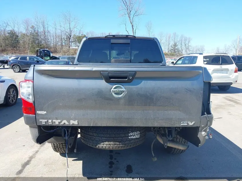 2017 NISSAN TITAN SV