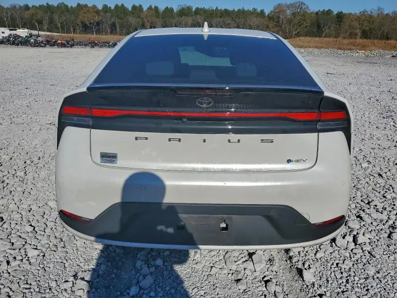 2024 TOYOTA PRIUS LE  