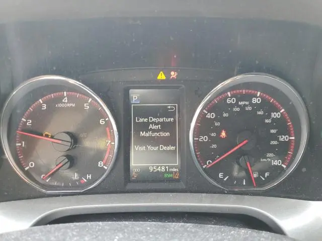 2018 TOYOTA RAV4 SE  