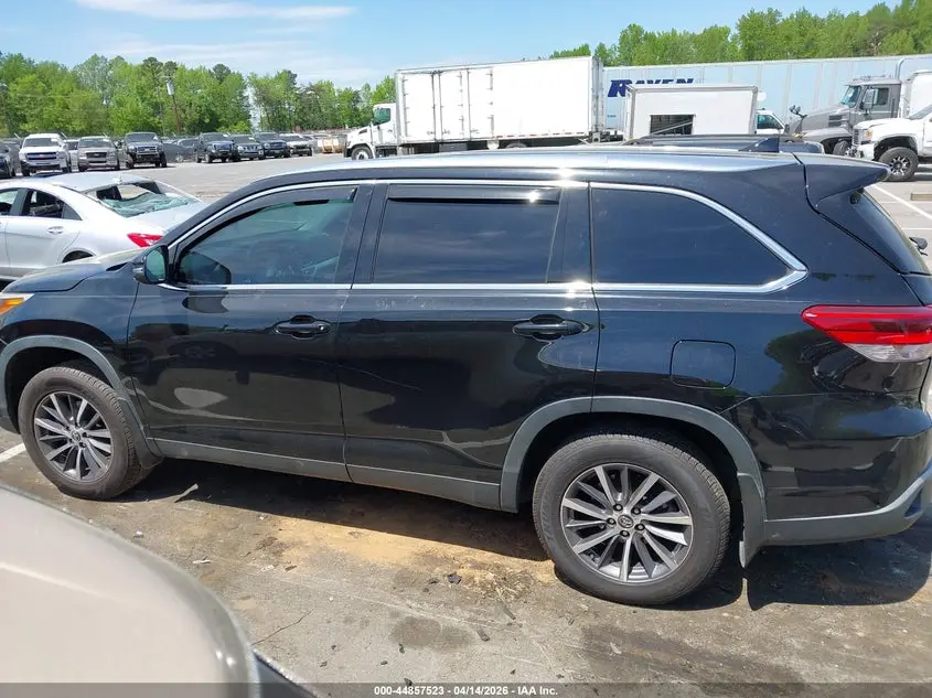 2019 TOYOTA HIGHLANDER XLE