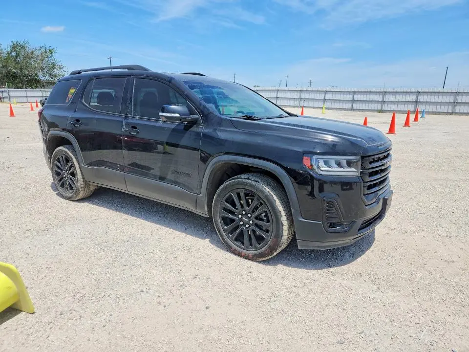 2022 GMC ACADIA SLT  