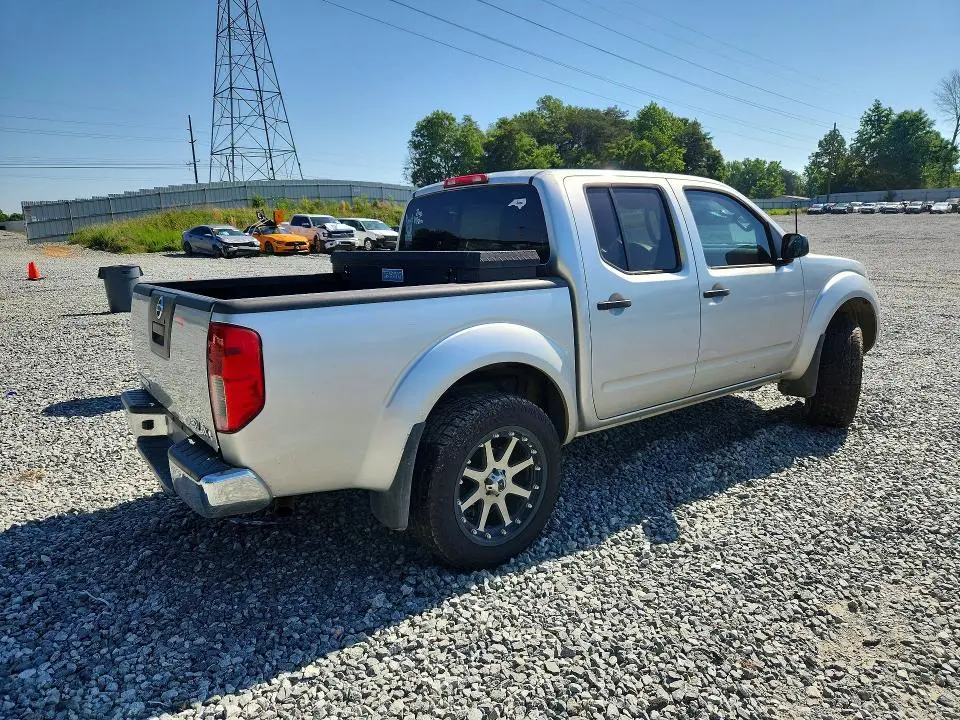 2012 NISSAN FRONTIER S  