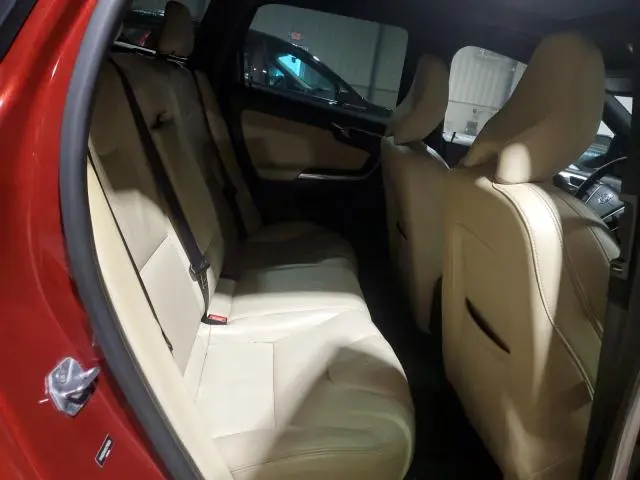 2015 VOLVO XC60 T6 PREMIER  